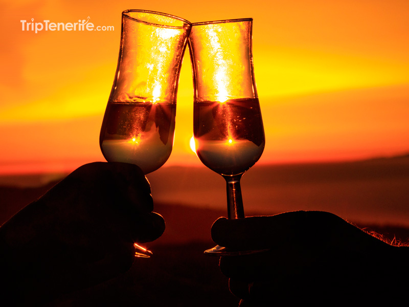Champagne & Sunset view